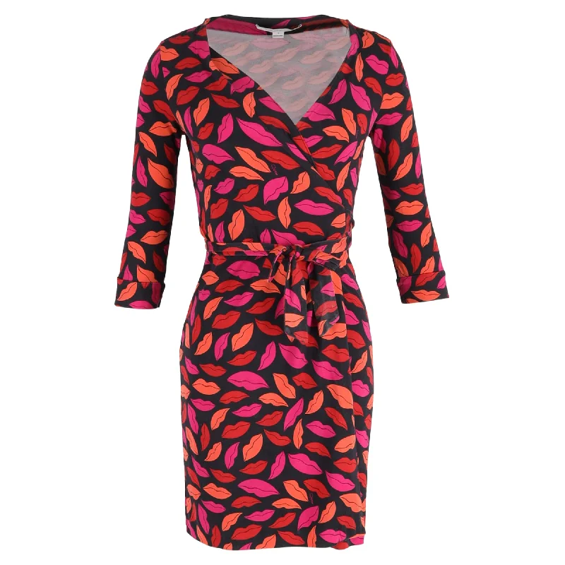 Diane von Furstenberg Julian Printed Wrap Dress in Red Silk Timeless Women's Clothes