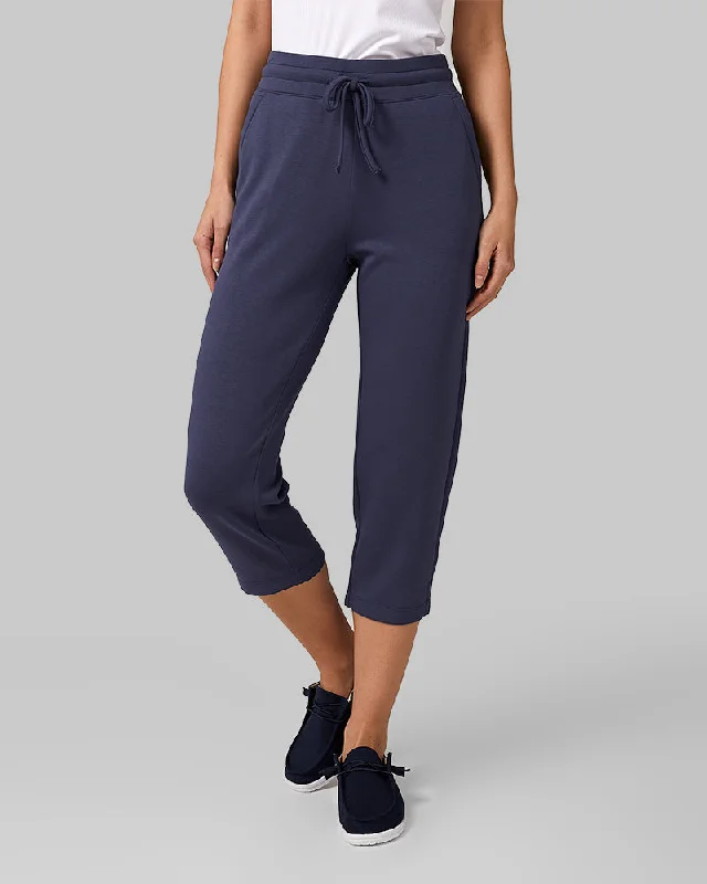 WOMEN'S STUDIO TECH CAPRI Women's Holiday Attire