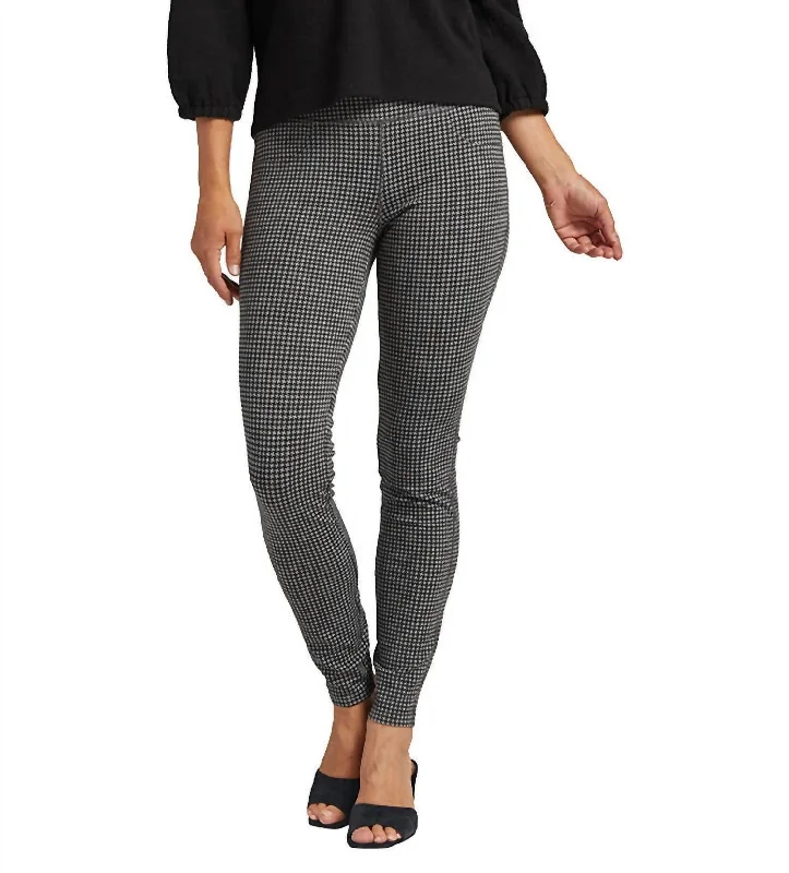 Ricki Mid Rise Legging In Houndstooth Women's Floral Print Outfit