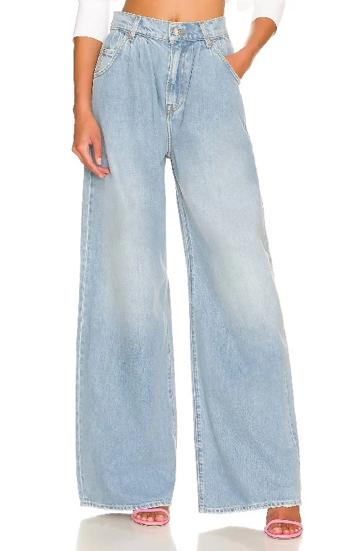 Chloe High Rise Pleated Wide Leg Jeans In Sawtelle Women's Activewear Attire