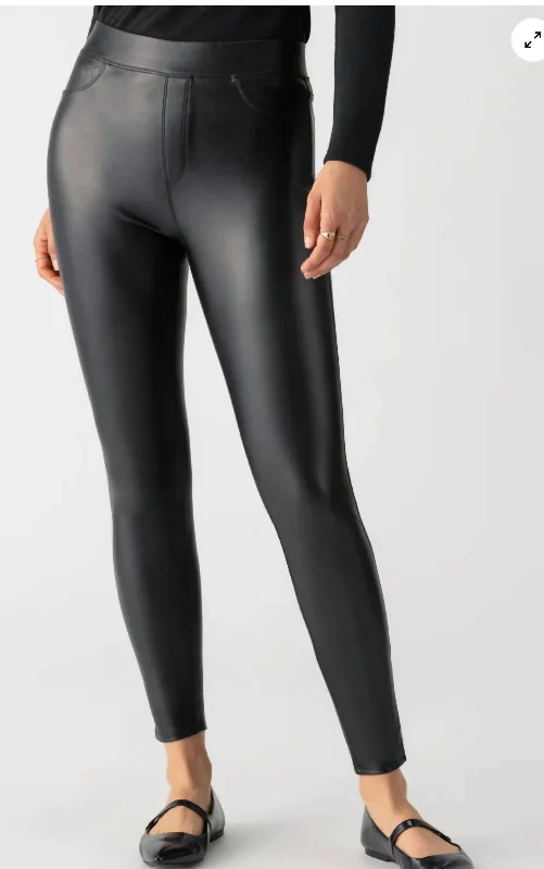 Runway Legging In Black Plus Size Women's Fashion and Clothing